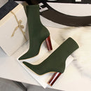 Bota Feminina Cano Curto com Salto Quadrado