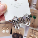 Par de Brincos Delicados - Famoso Entre as Mulheres - Argola Média