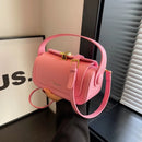 Classic Black Shoulder Bag - Elegância Atemporal