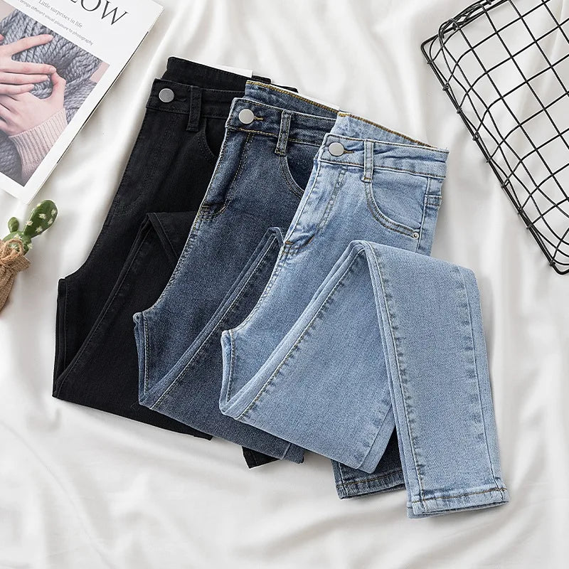 Calça Jeans Cintura Alta Com Muito Elastano