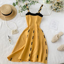 VESTIDO MINI TRICOTADO DE VERÃO – DECOTE V SEXY COM ALÇAS FINAS