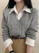 Suéter Feminino Gola V com Efeito 2 em 1 – Estilo Criativo e Conforto para o Inverno