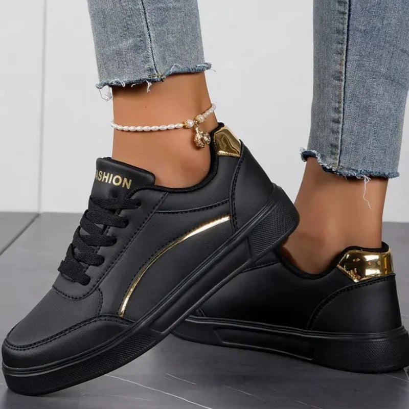 Tênis Feminino Tradicional Detalhe Dourado e Prata