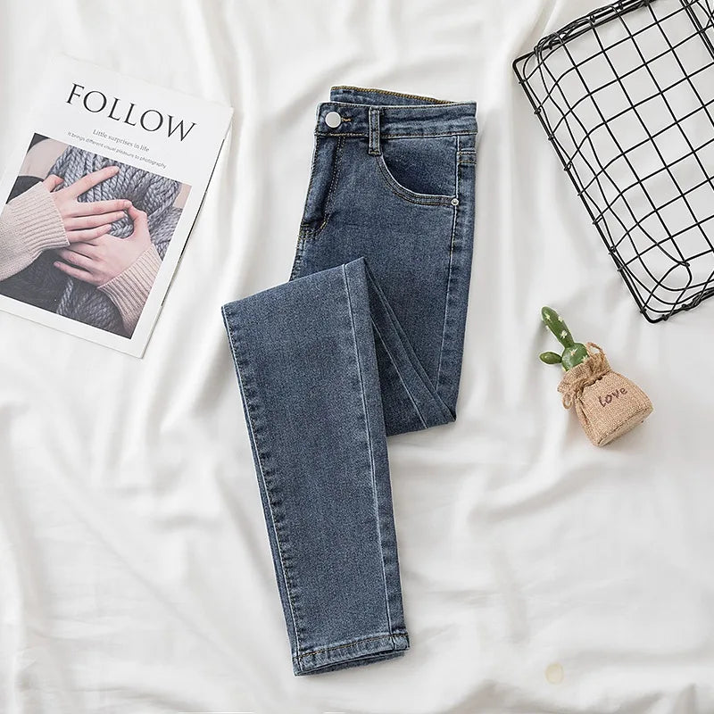Calça Jeans Cintura Alta Com Muito Elastano